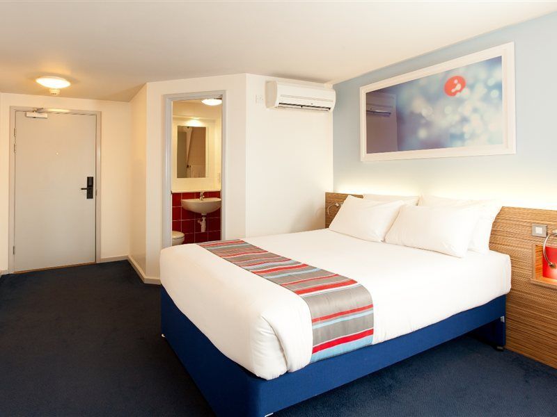 Travelodge London Central City Road Bagian luar foto